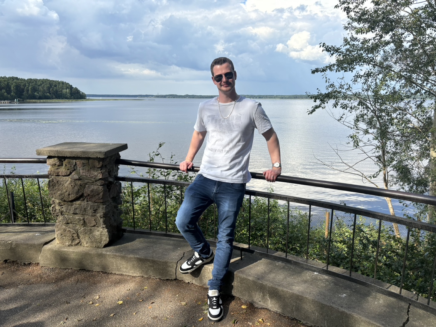 Evan Jones profile