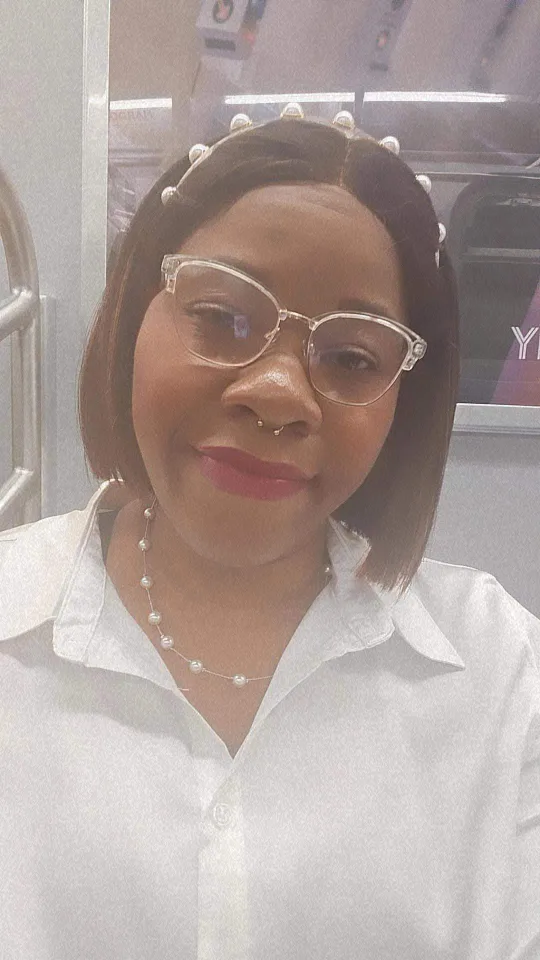 Dionne Collins profile