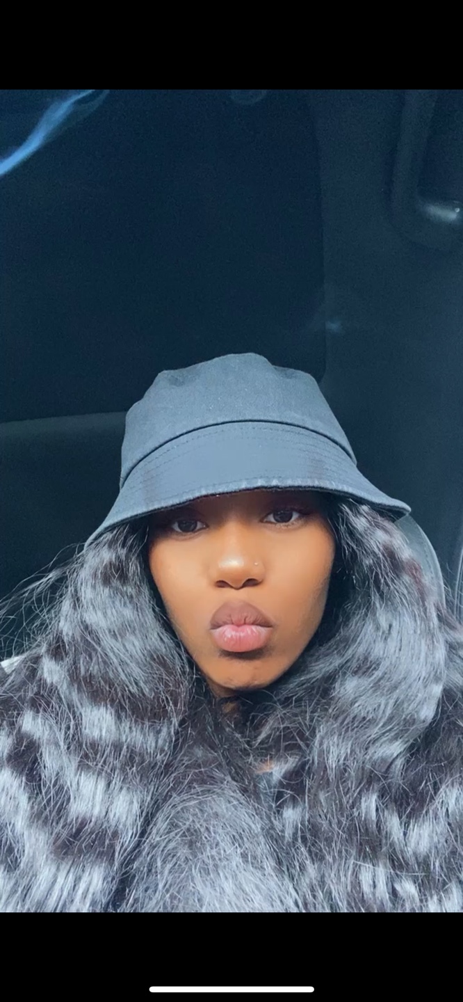 Nya Sells Stuff profile