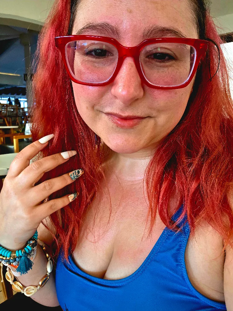 Frosted by Dollface profile