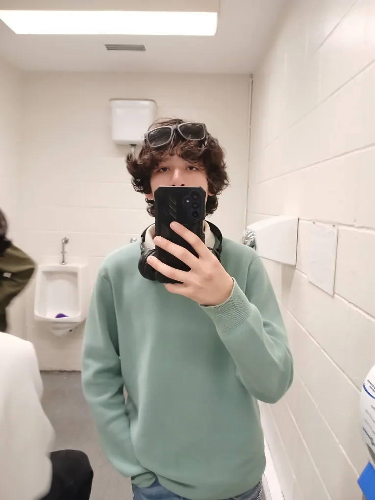 Luis Coronel profile