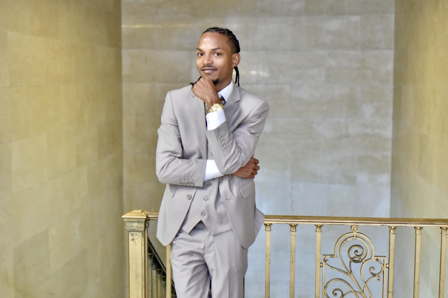 Dundas Courier Llc profile