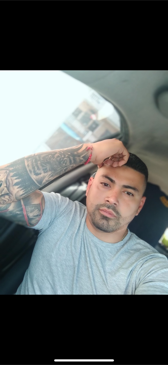 Elan Paredes profile