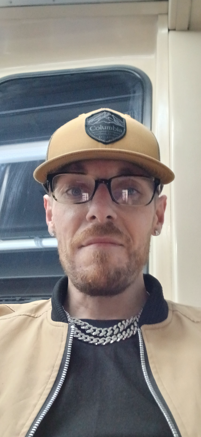 Chris profile