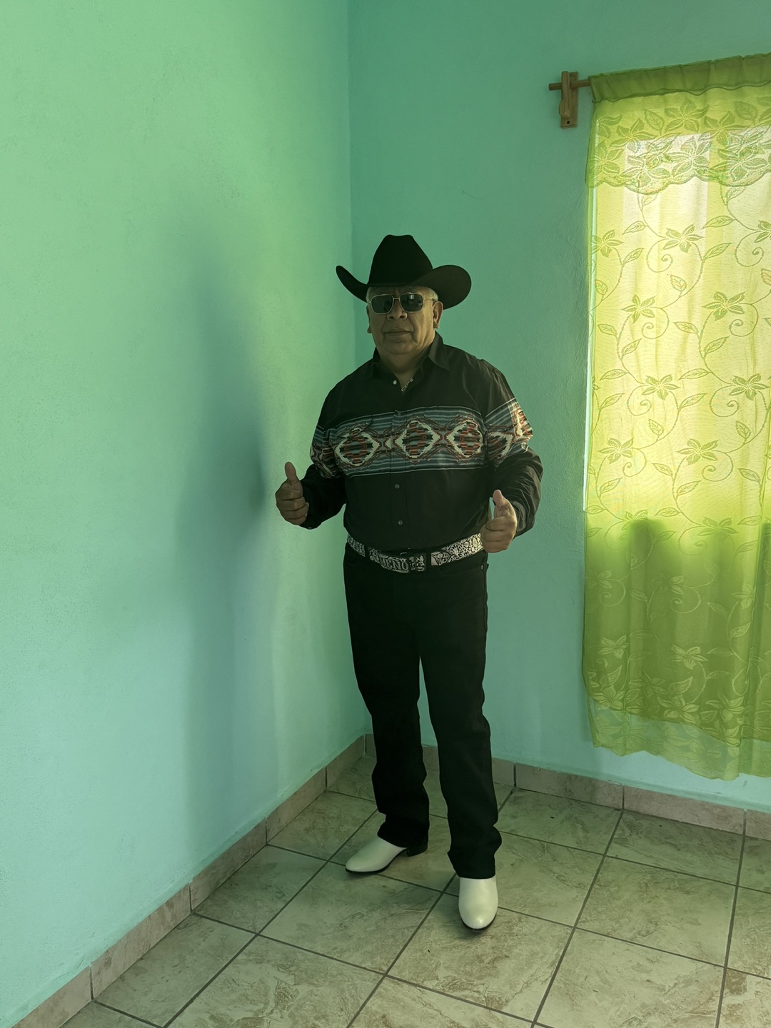 Manuel profile