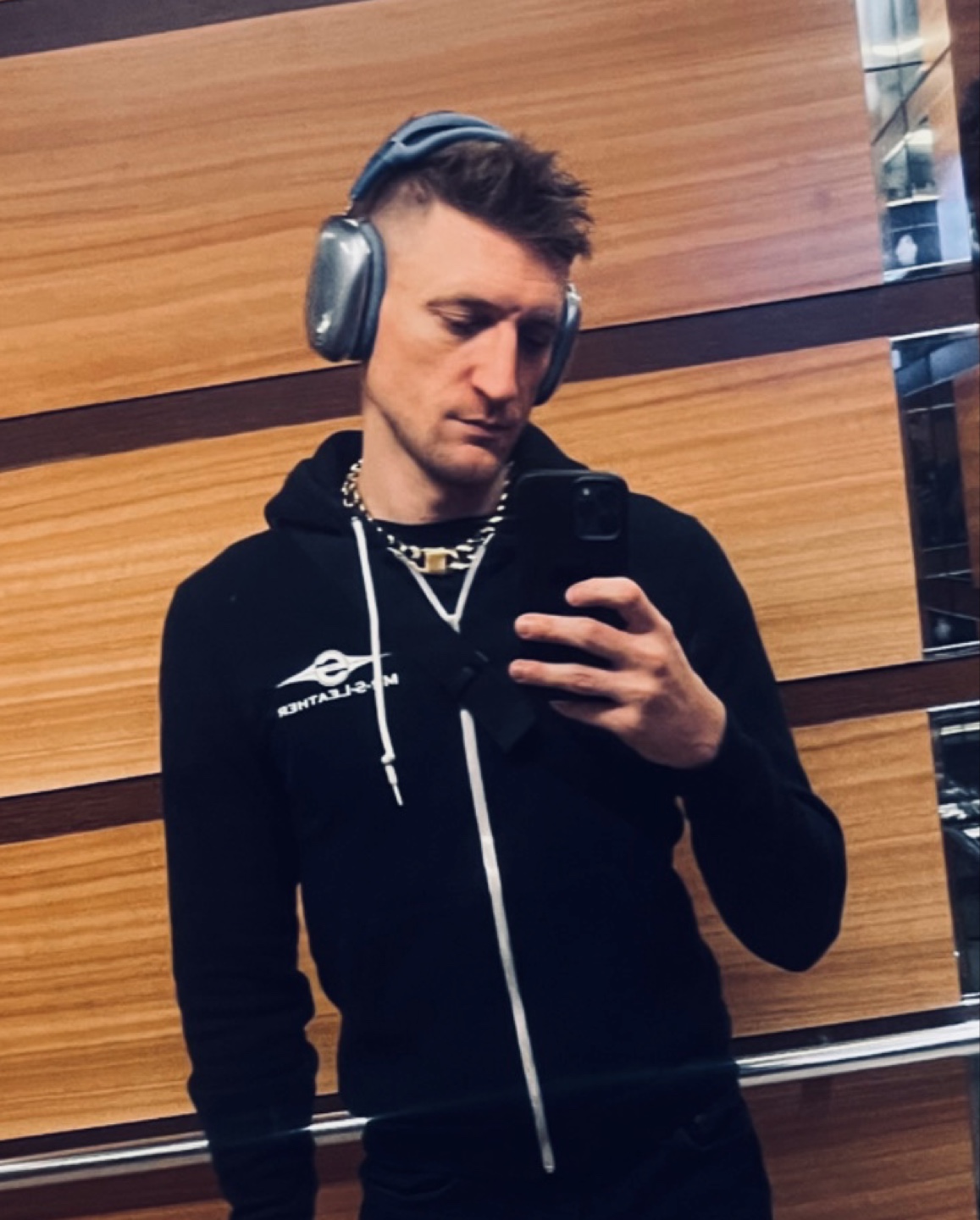 Rew W profile
