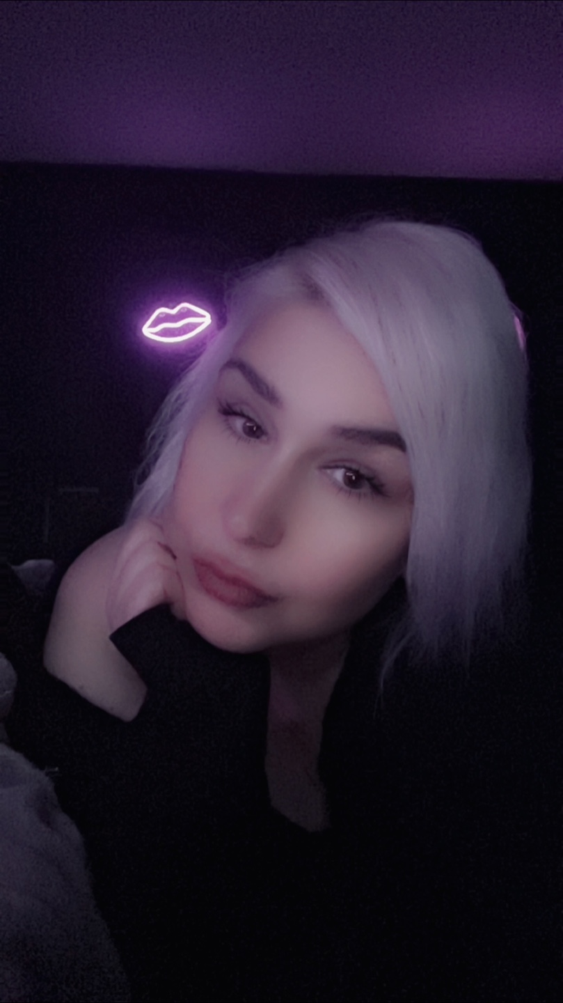 Karoline profile