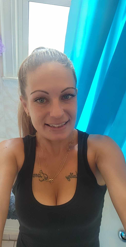 Dee