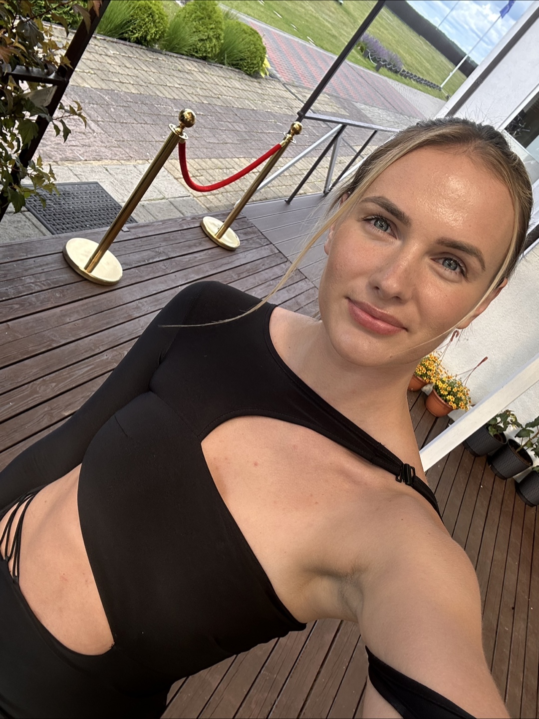 Simona profile