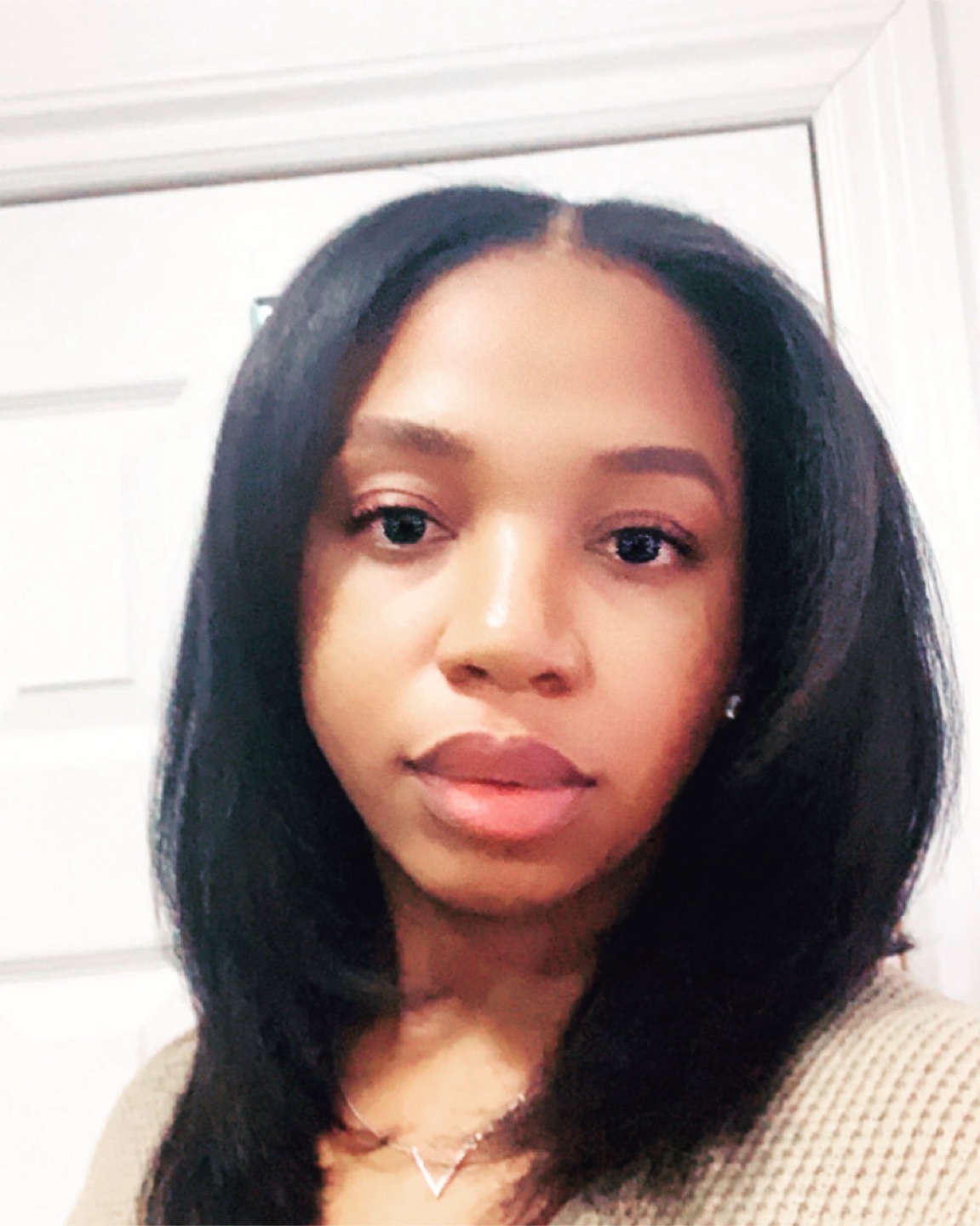 Dee profile
