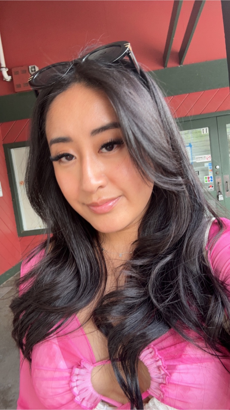 Adrienna profile