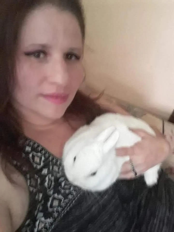 Elizabeth V Hoka profile