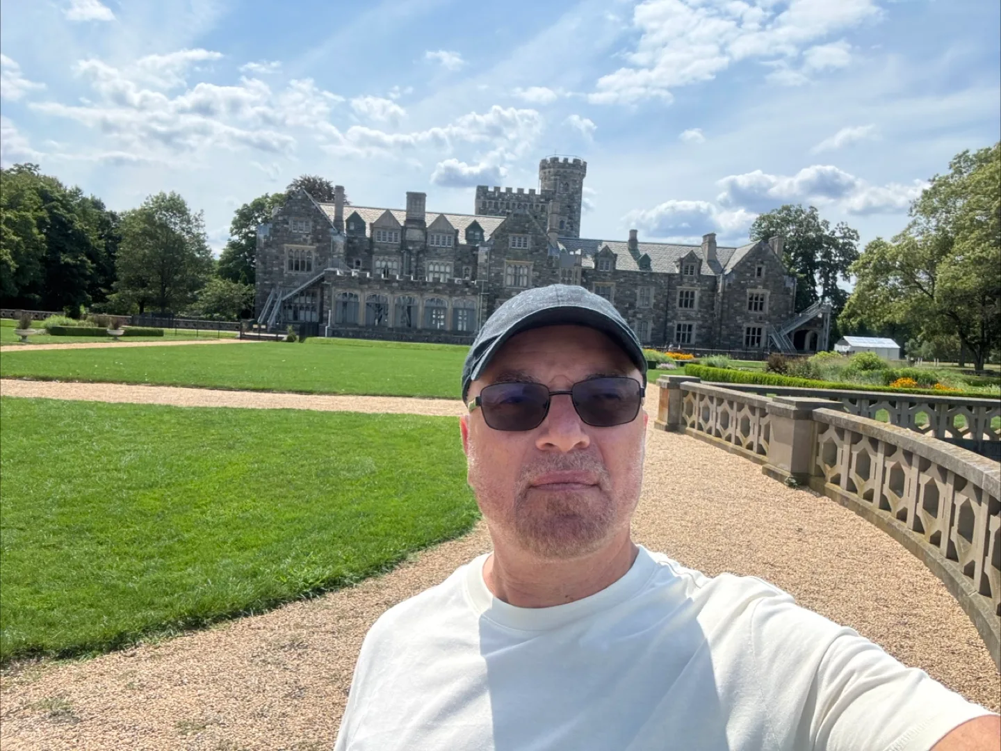 Eddie Houmani profile