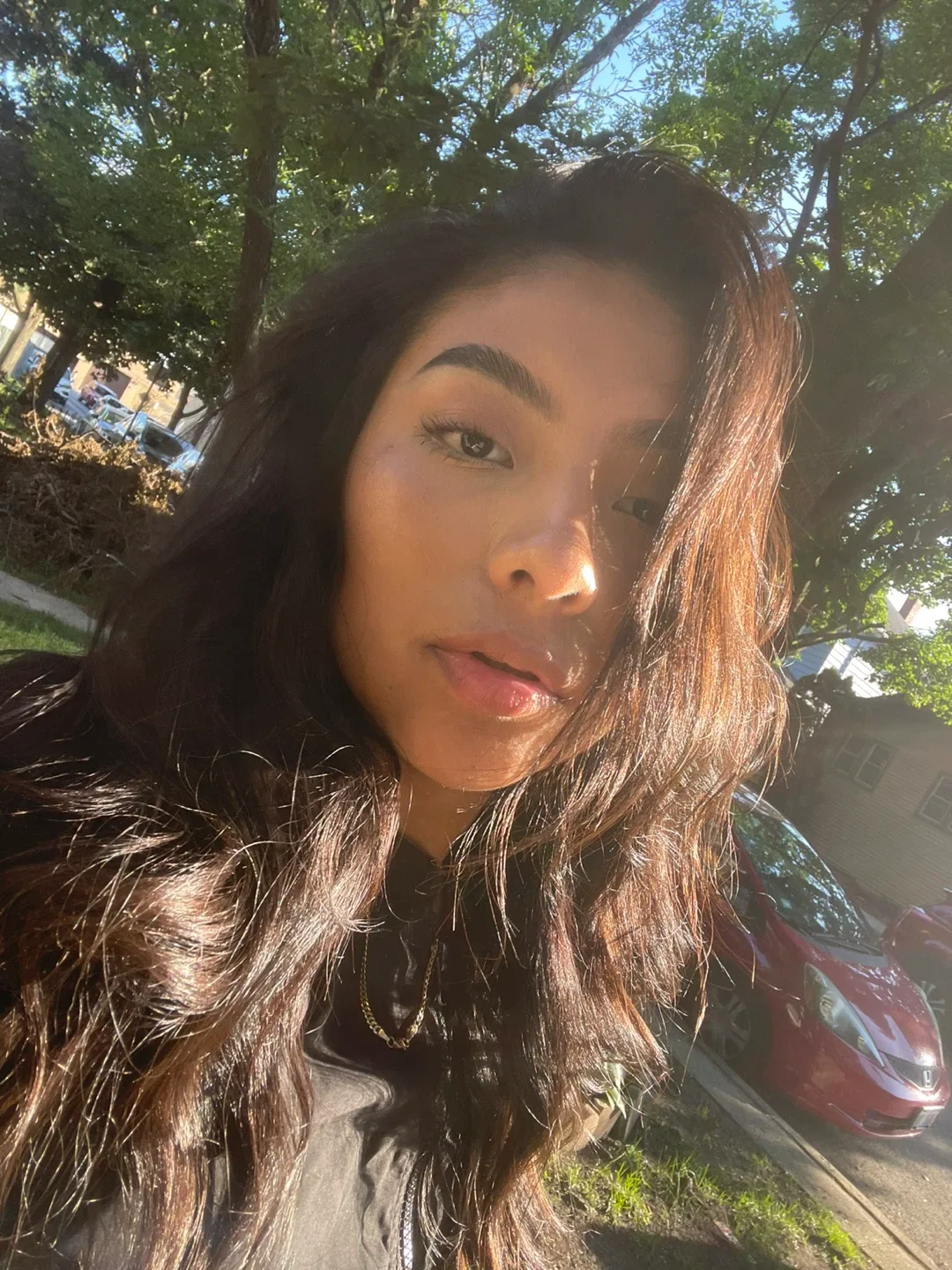 Kelly Mendoza profile