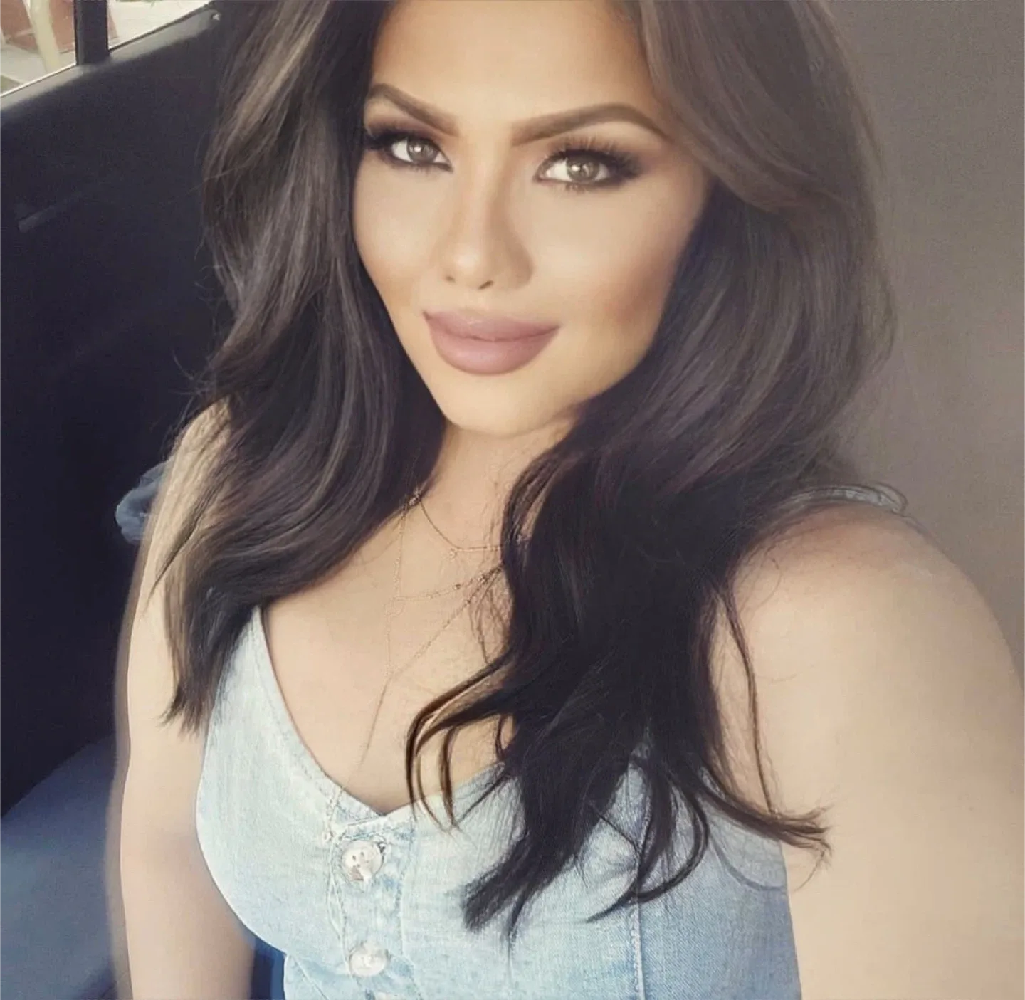 LiliE beauty profile