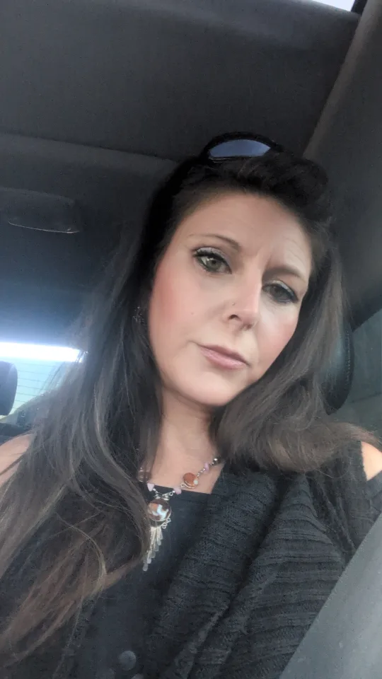 Rae Clements profile