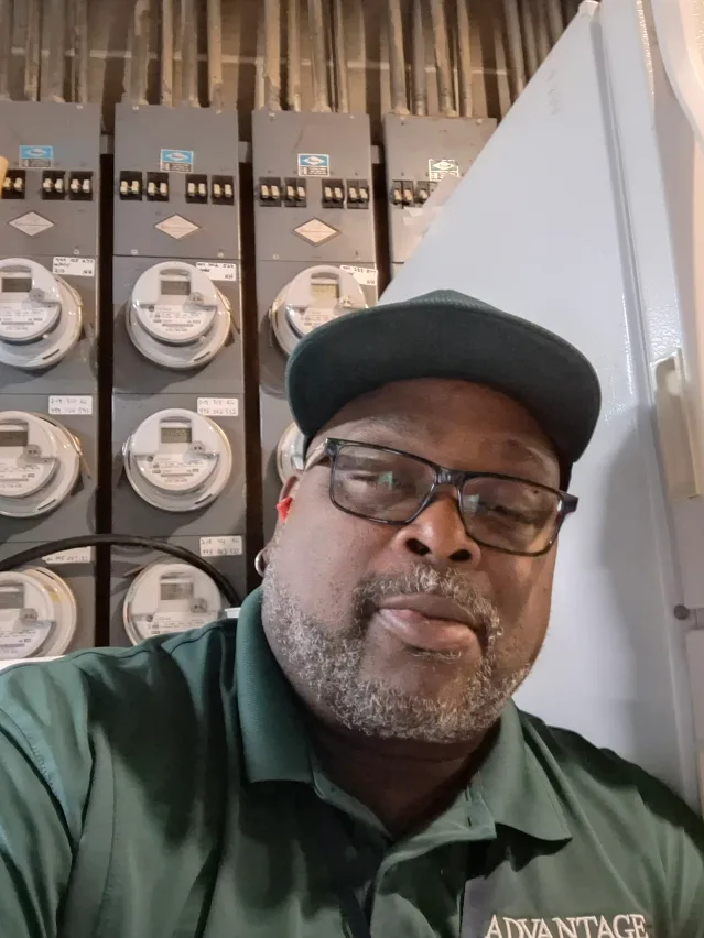 ranardo harries profile