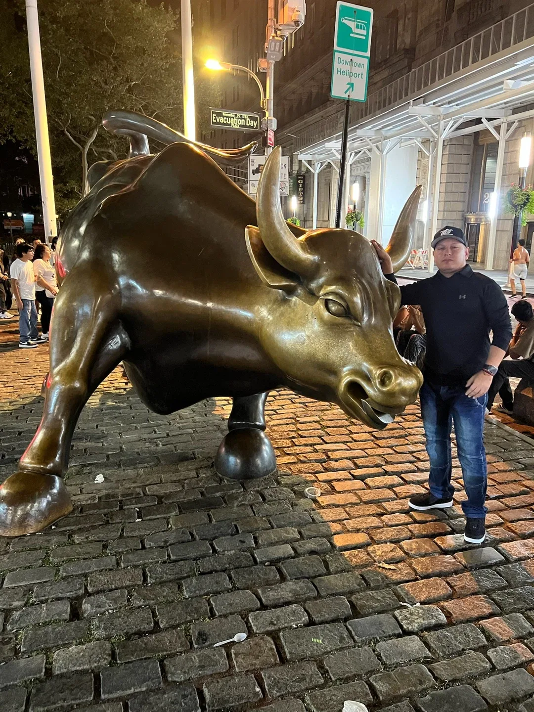 LUIS MONTOYA profile