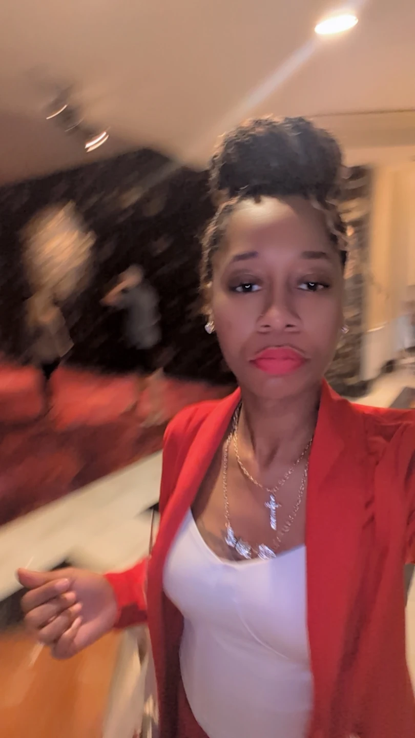 C Simone profile