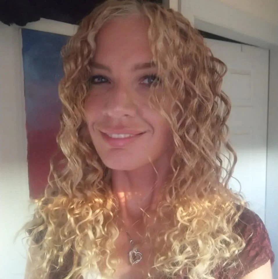 Julie C g7lQnhQYPIv profile