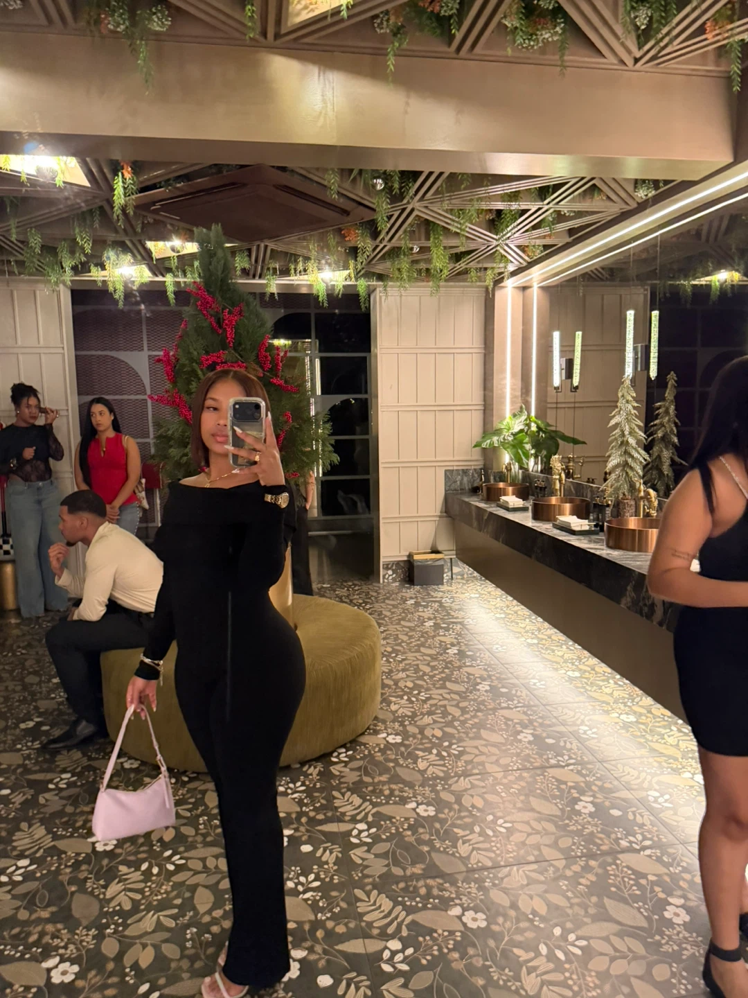Nicole profile