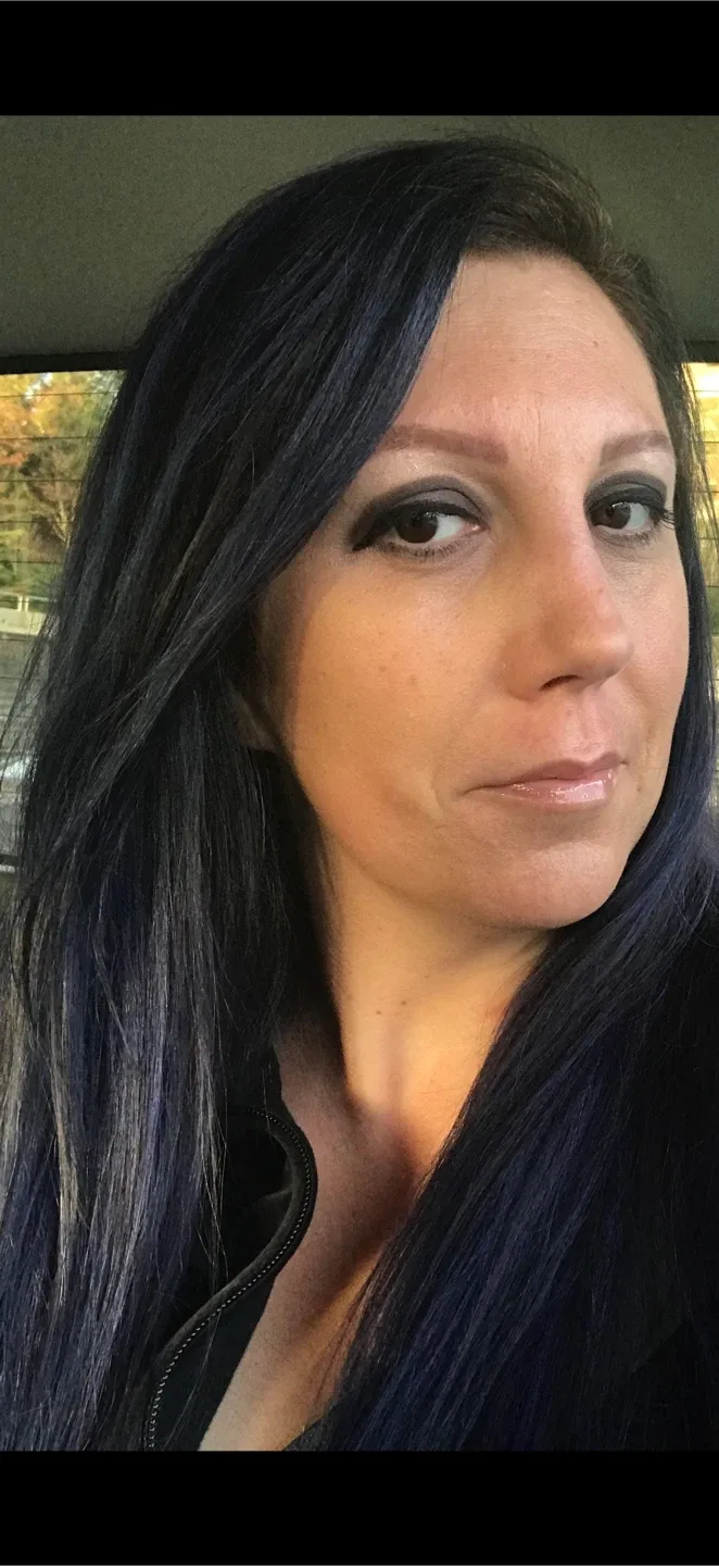 Nikki Collington profile