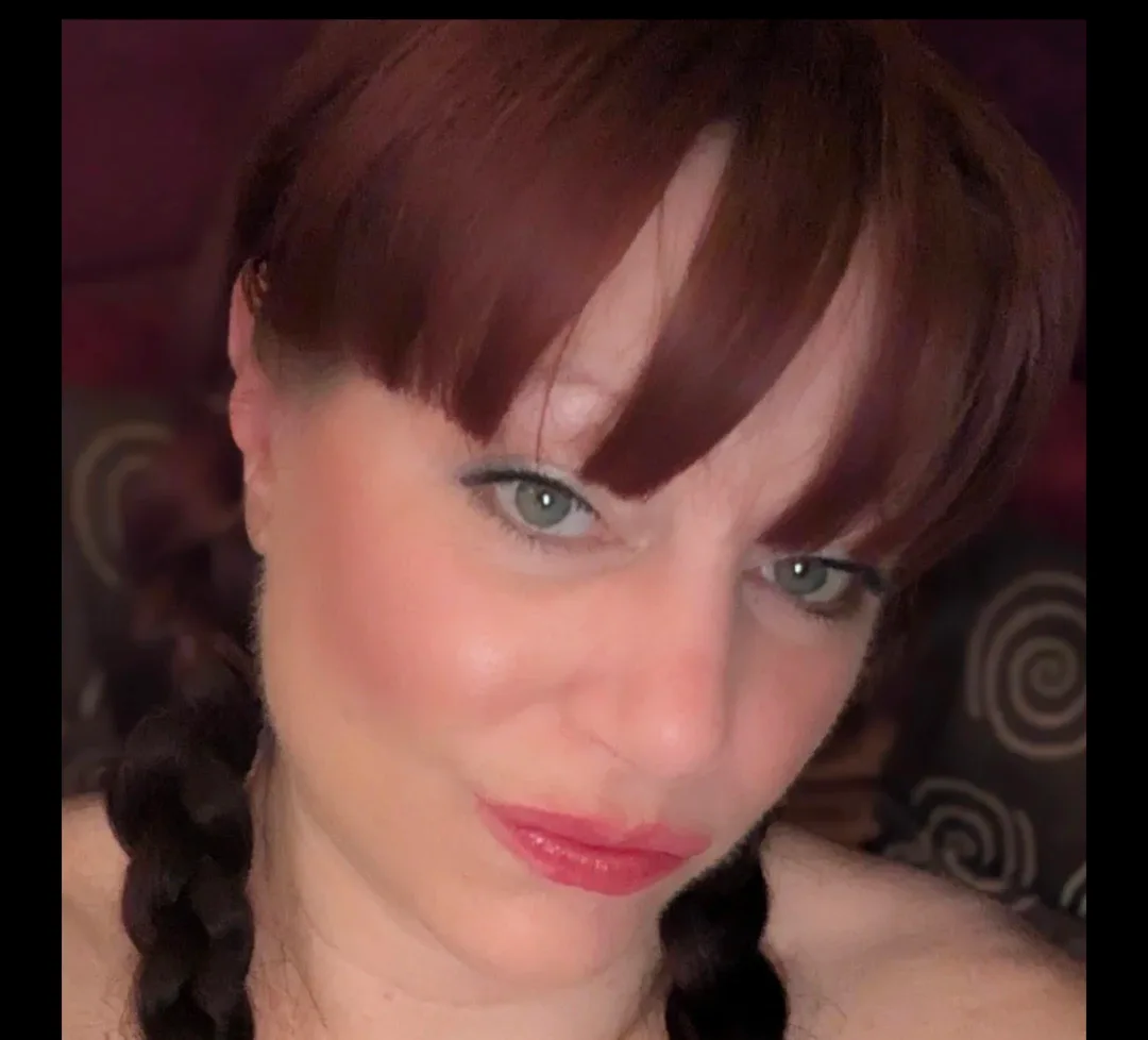 Jules BuySell profile