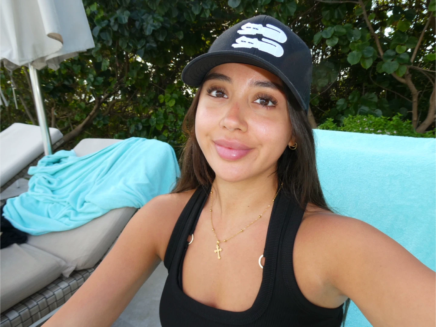 Isis Camargo profile