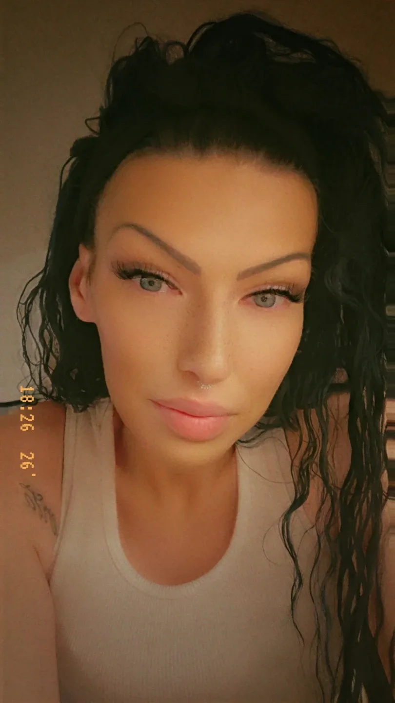 Santi Blueeyes profile