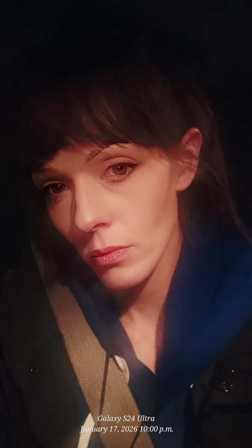 Alexandra brooks profile