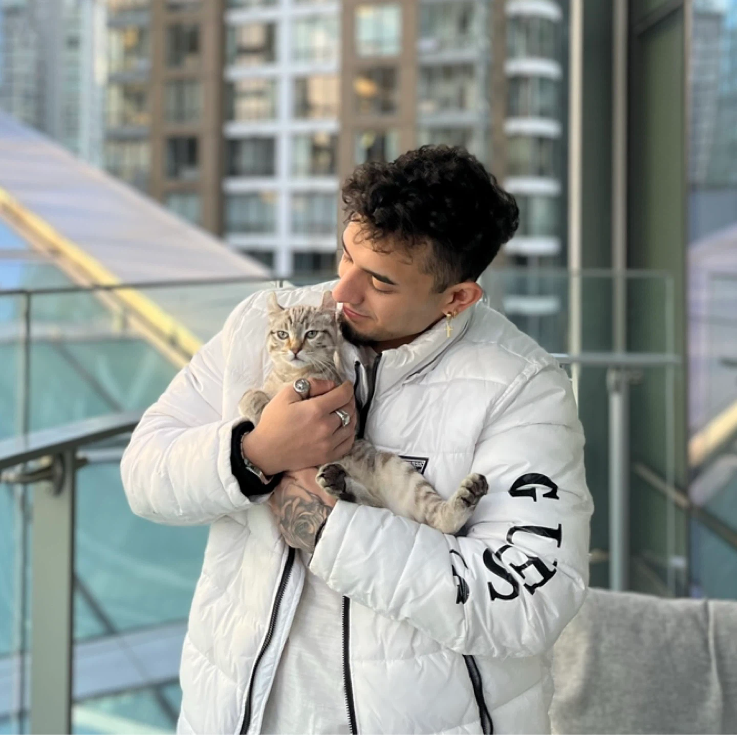 Parsa Parsier profile