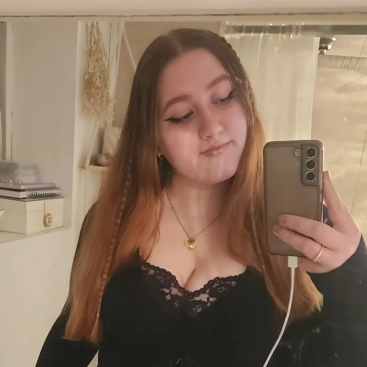 Hilary Rawlins profile