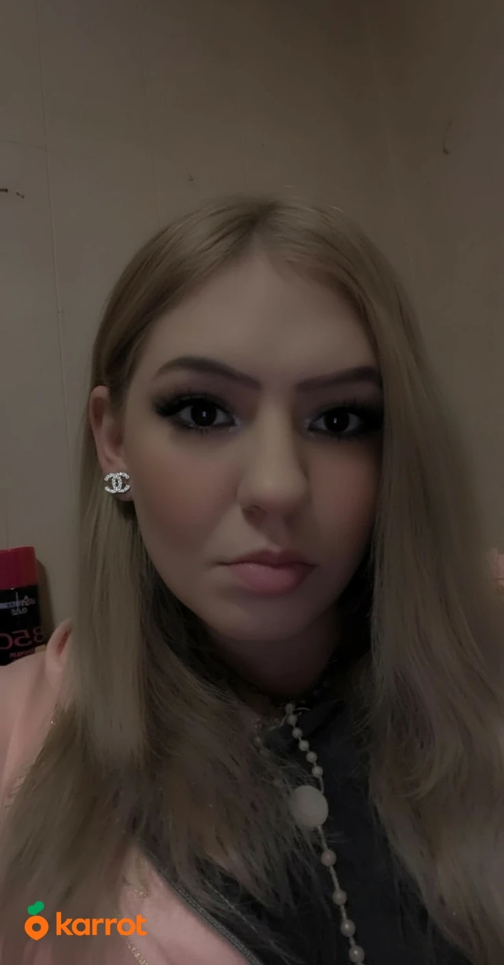 Justine profile