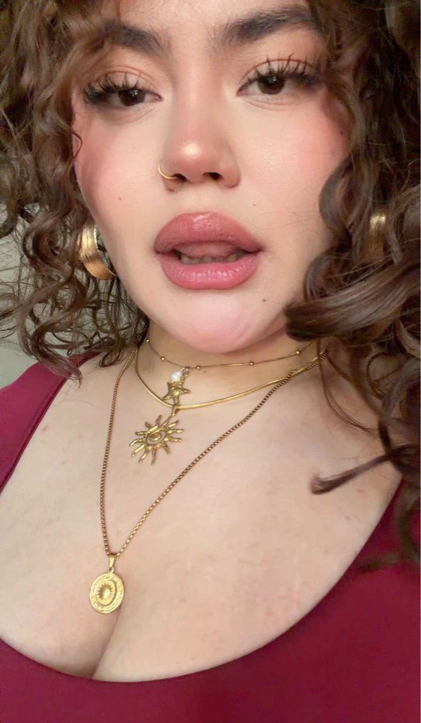 Ahilynalvarezz profile