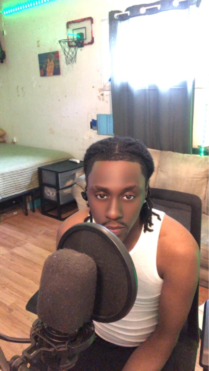 Dee Cartier profile