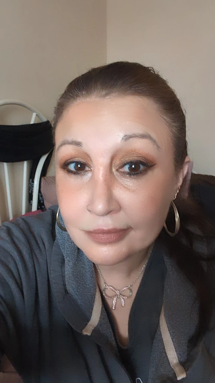 Sarah Holland profile