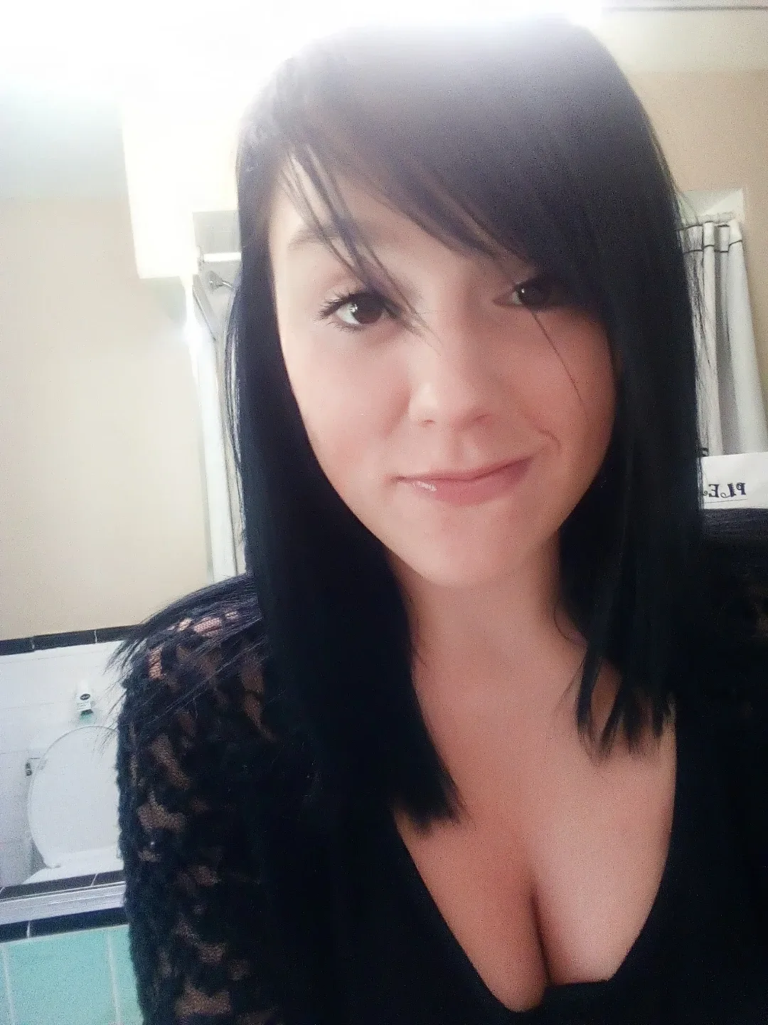 Amber Court Taube profile