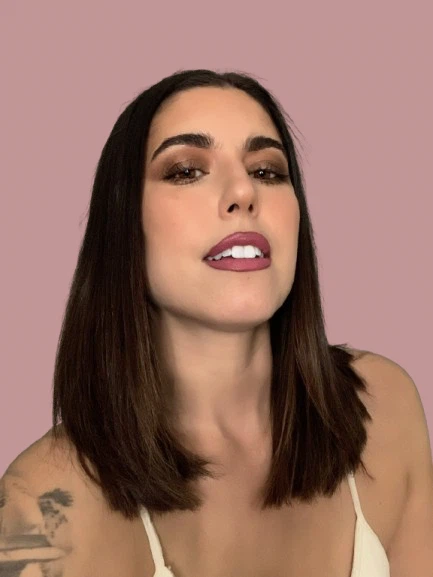 Nicole profile
