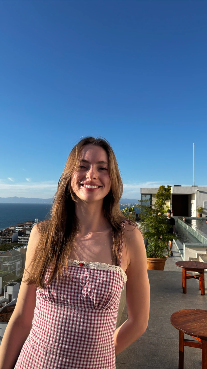 Nicole profile