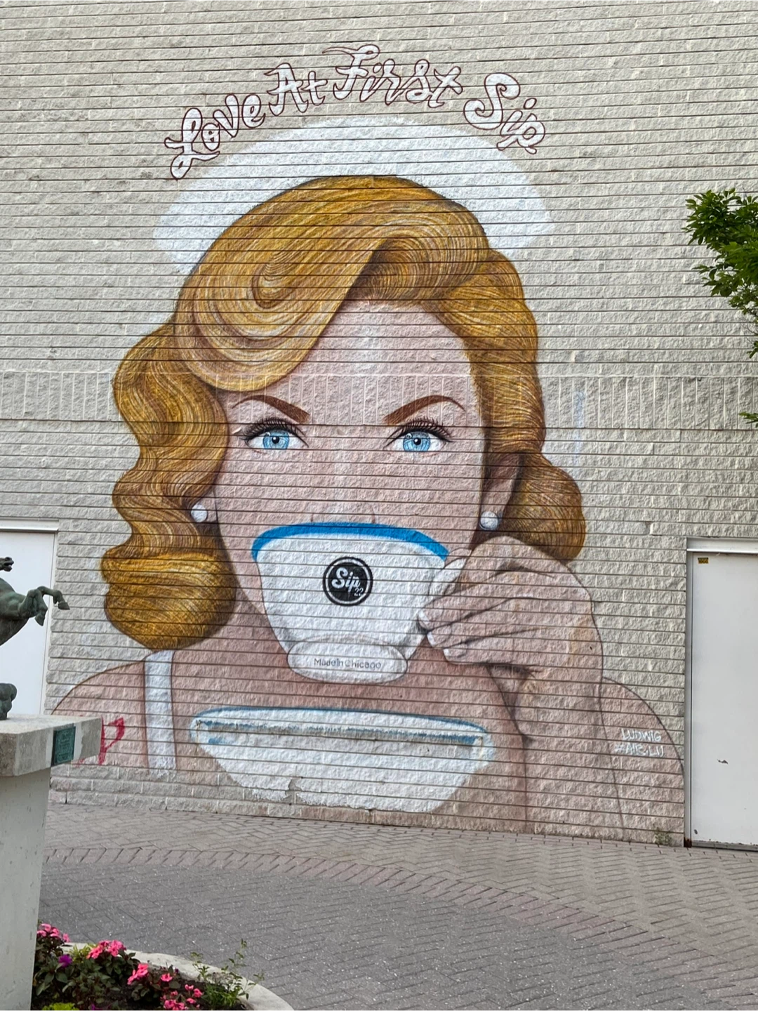 Gloria profile