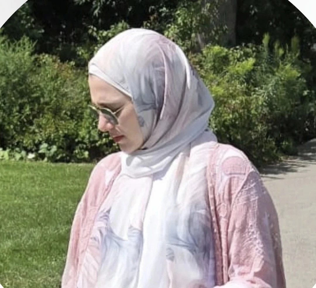 Alma Khouja profile