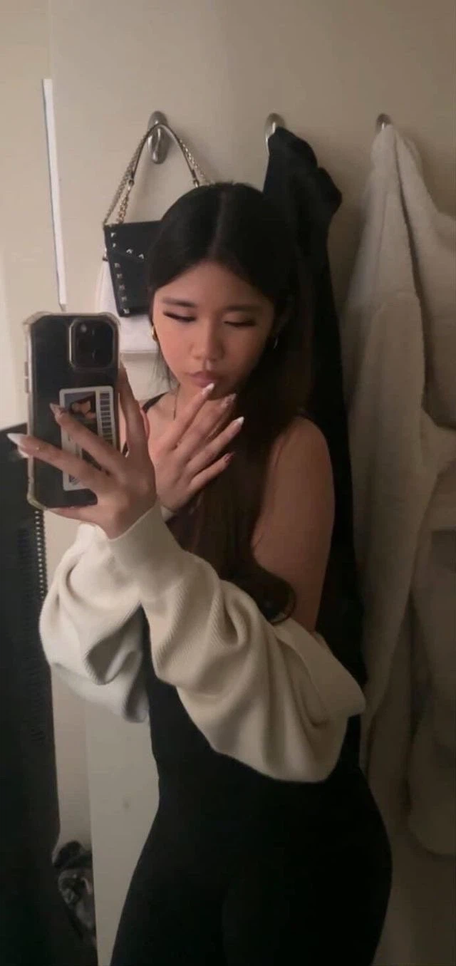 Nicole profile