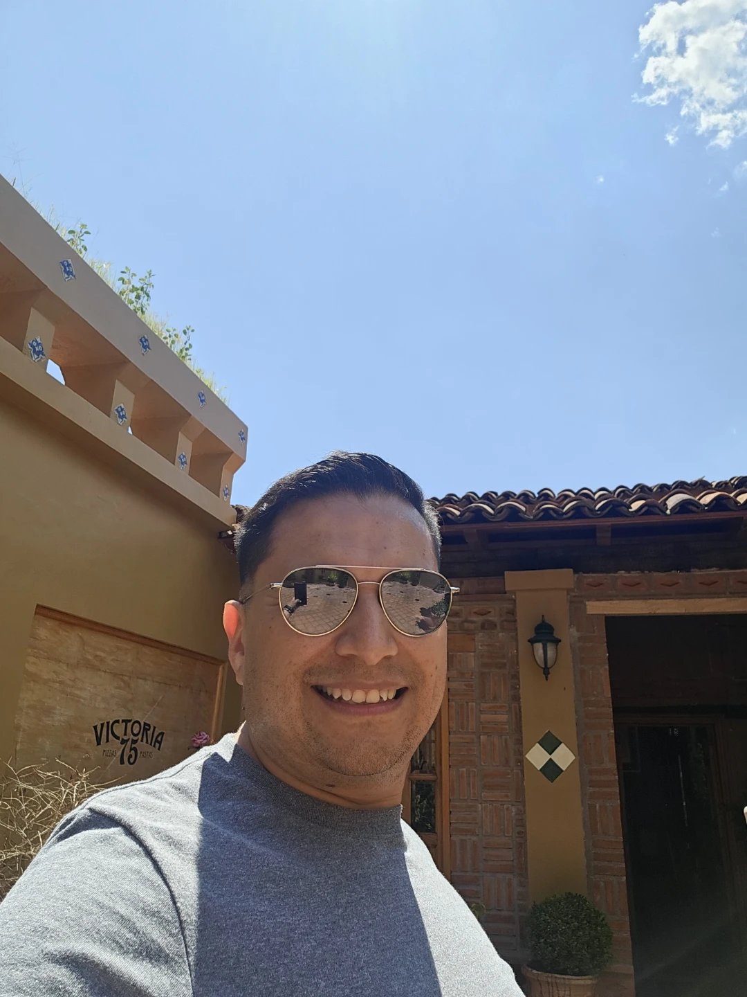 Carlos Lira profile