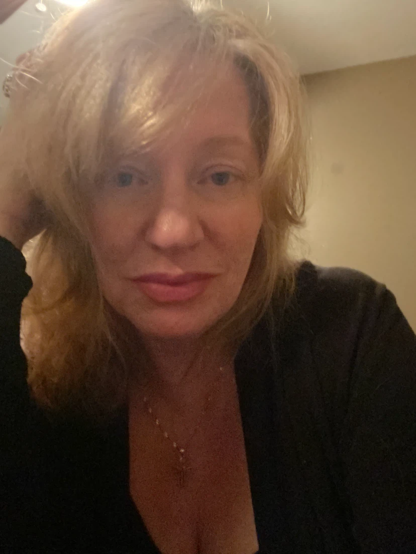 Carolyne profile