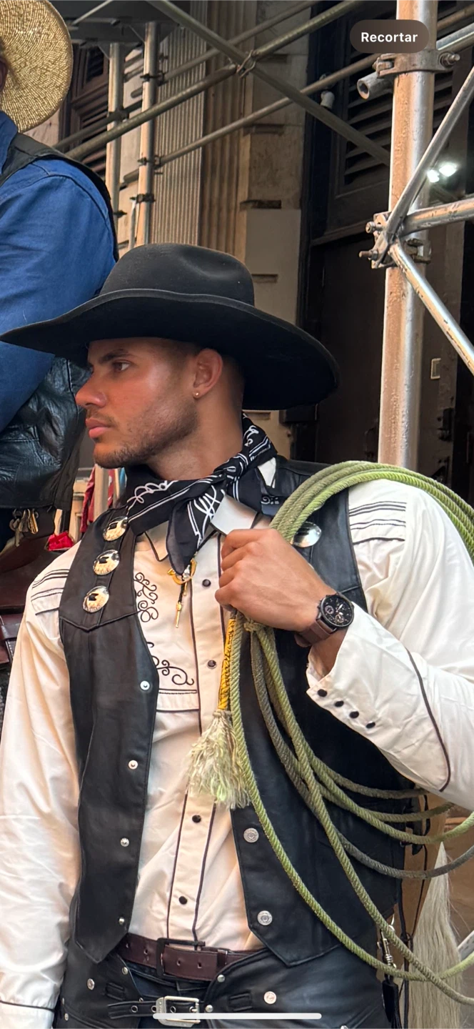 Michael Onial profile