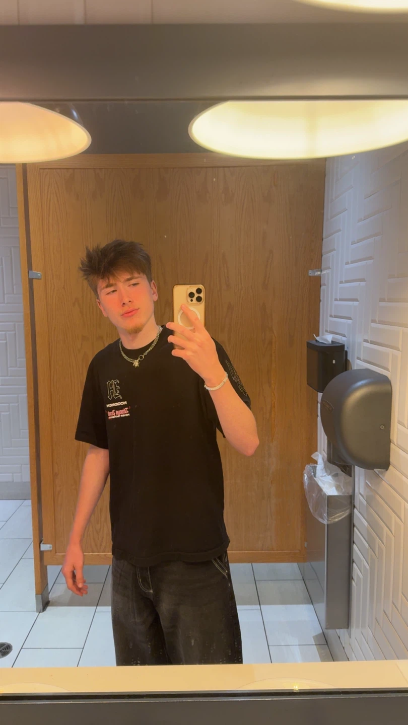 Logan Lockwood profile