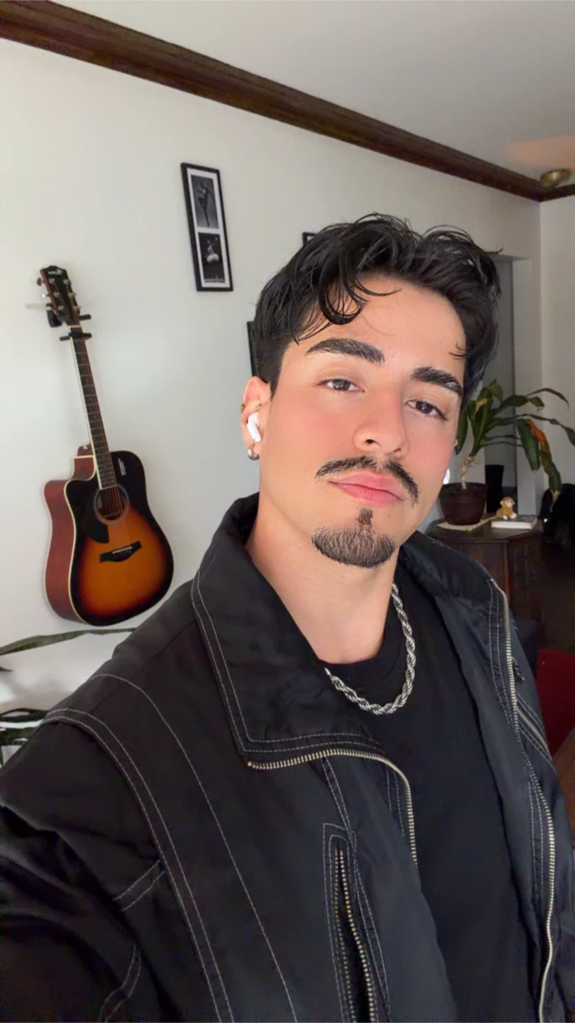 Daniel V profile