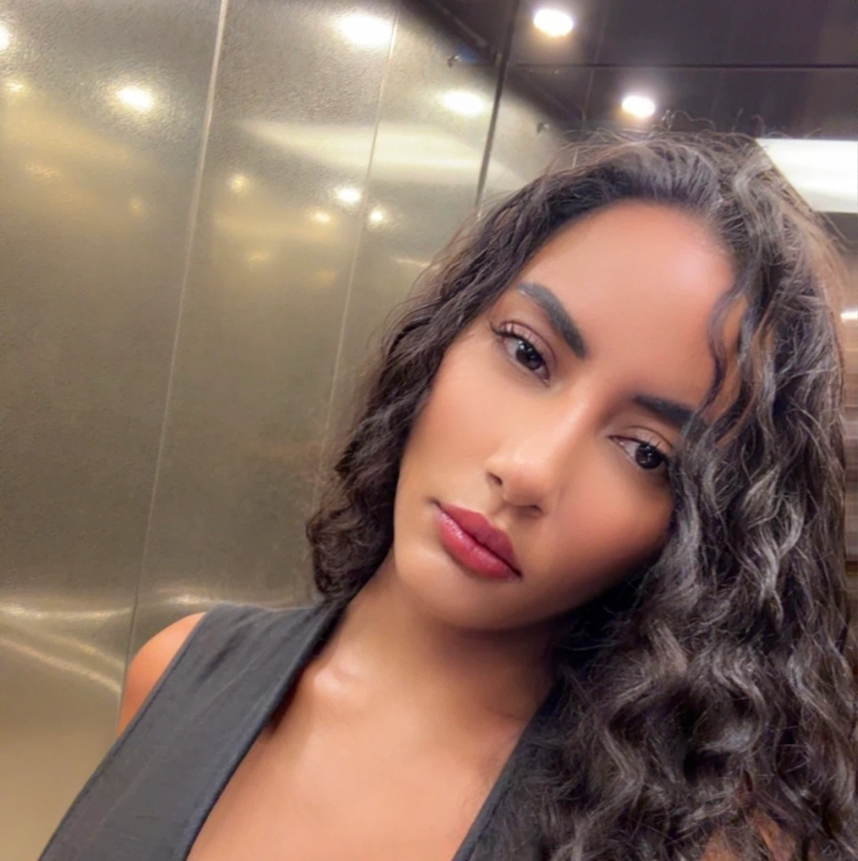 Mouna profile