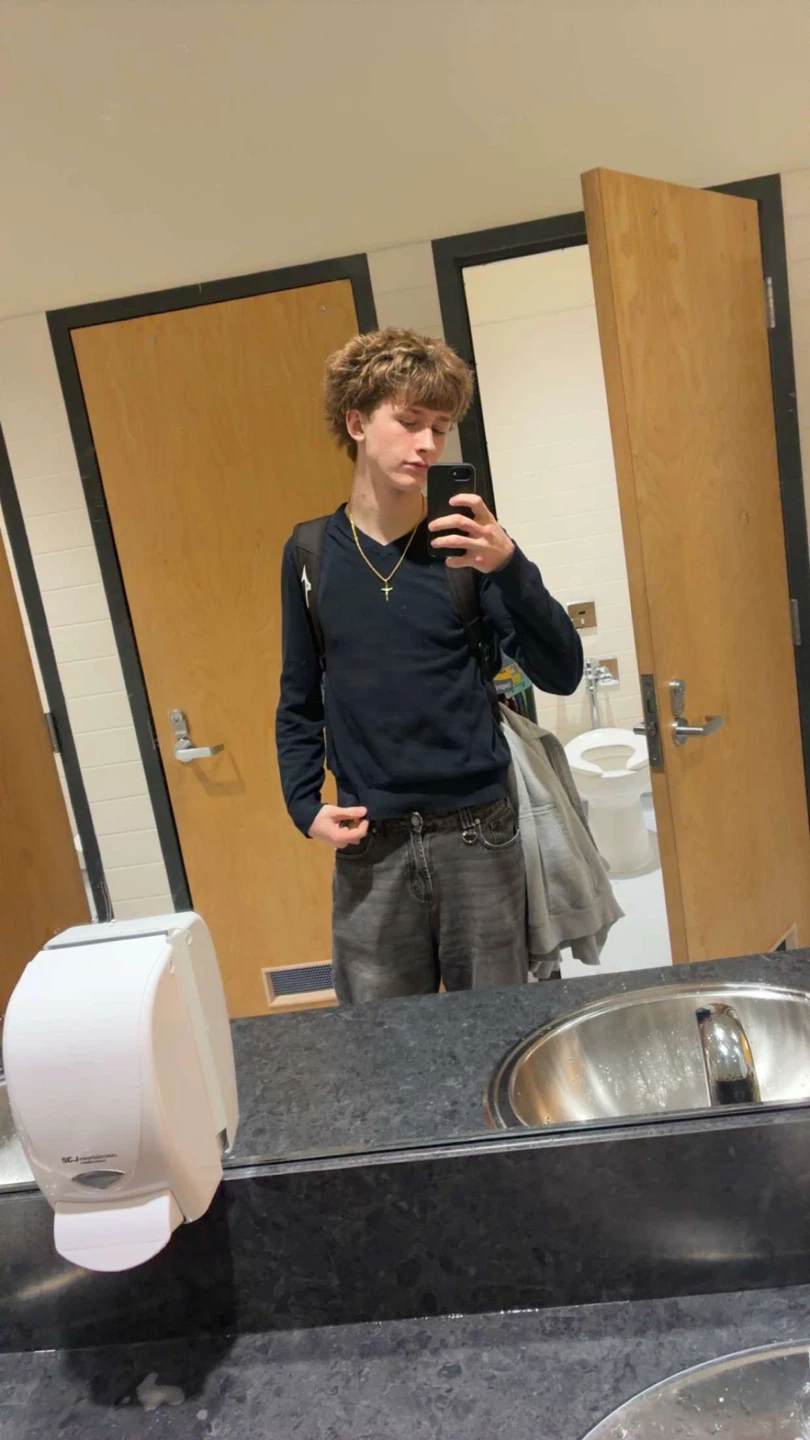 Lucas Nicholson profile