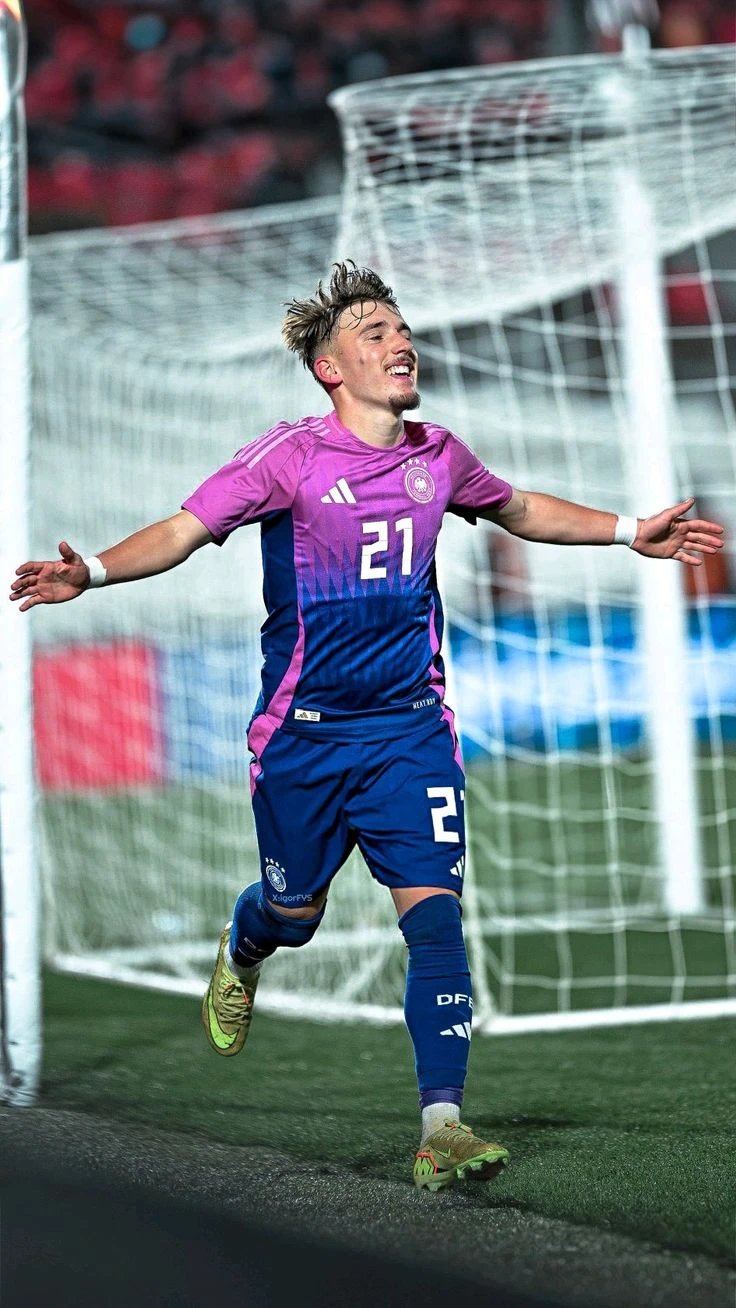 Moritz Jakob profile